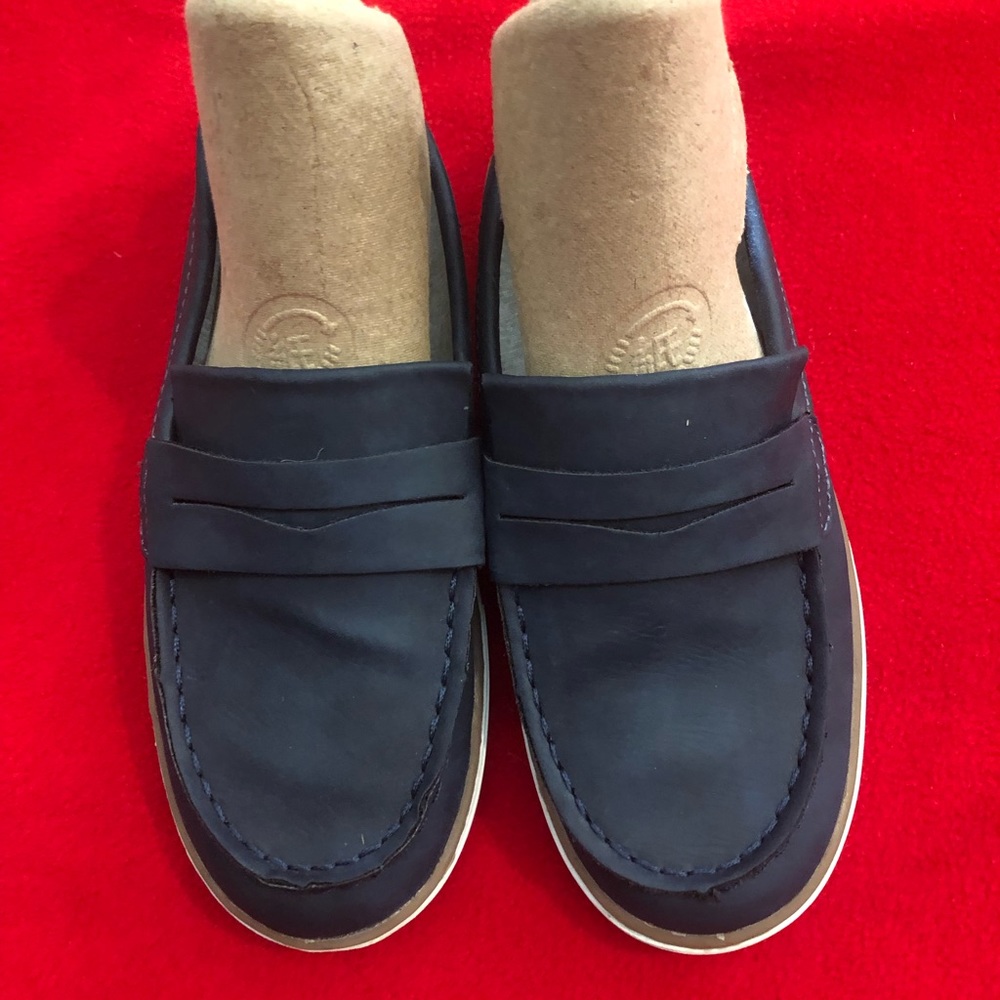 Kids/boy Cat & Jack dressy shoes for boys. Excellent condition.